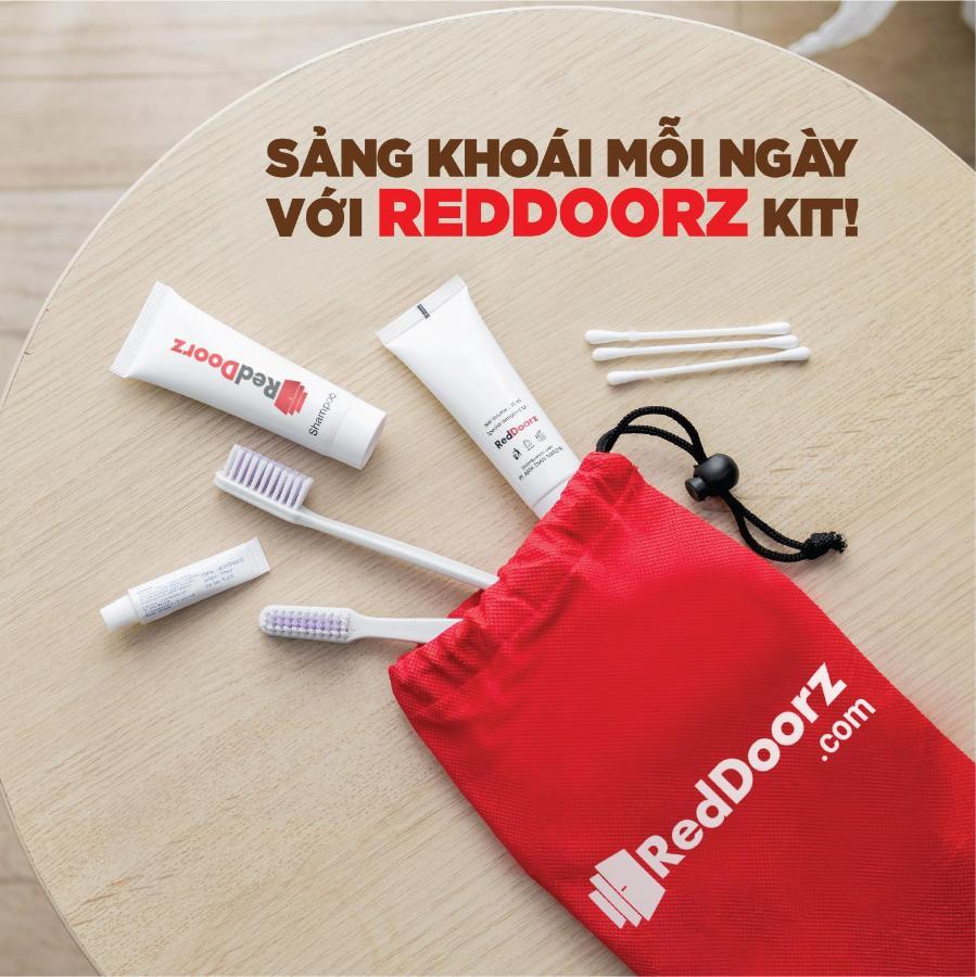 Reddoorz Bamboo Saigon Hotel Su Van Hanh Хошимин Экстерьер фото